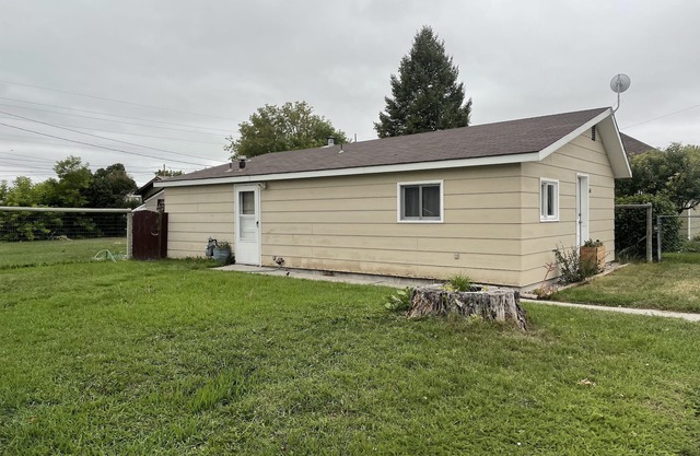 Beaverhead County Cabin