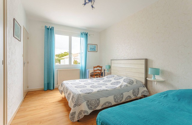 Bed and Breakfast 'La Brée Les Bains' with Shared Terrace, Shared Garden and Wi-Fi