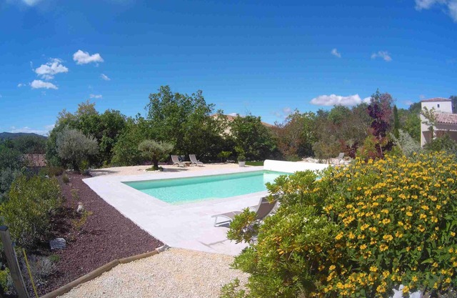 Bed and Breakfast Camélia, Le Mas de Molines
