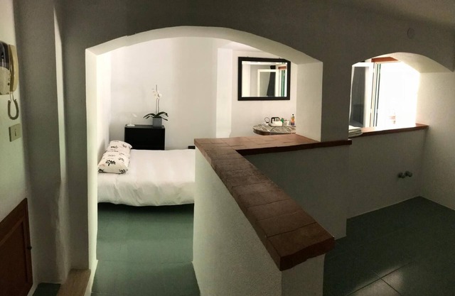 Bed and Breakfast 'Park House Mini' with Shared Pool, Wi-Fi and Air Conditioning