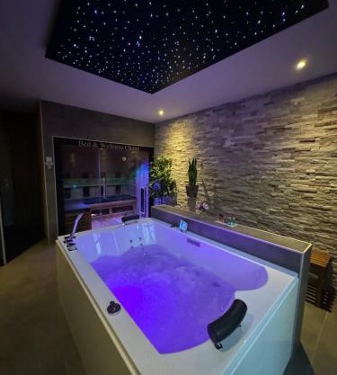 Bed & Wellness Chinel Luxe vakantiehuis met Sauna's en Bubbelbad