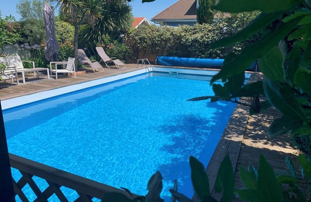 Belle Villa, 4 Chambres, Grande Piscine Privée, Bordeaux-villenave, Bien Située