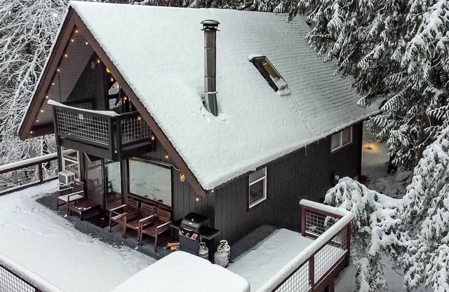 Bellingham A-Frame - Hot tub - Fireplace - Firepit