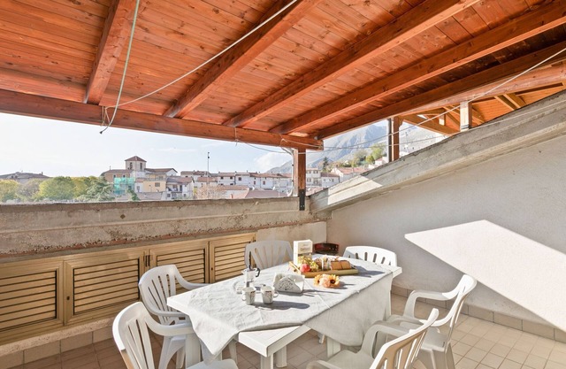 Belvilla by Oyo Sirente House