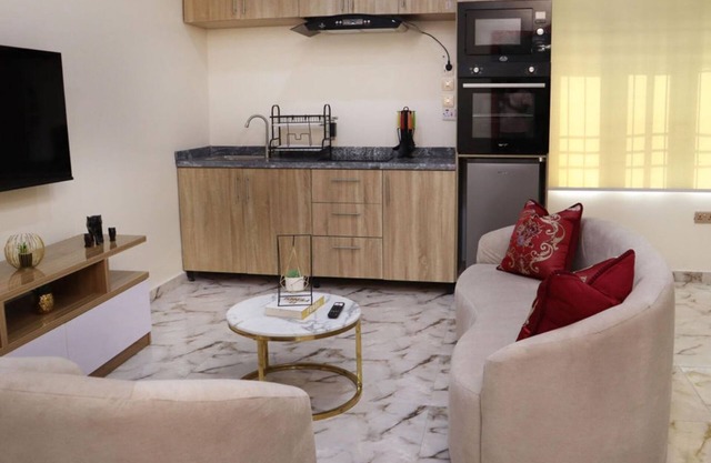 Benitonite-Charming 1-bedroom apartment in welcoming Lagos with AC