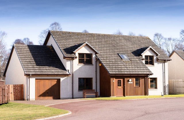 Bennachie - a house that sleeps 8 guests in 4 bedrooms
