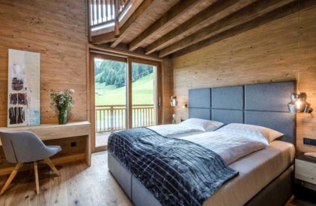 Bently Chalet - LA SOA Chalets & Eventlodge