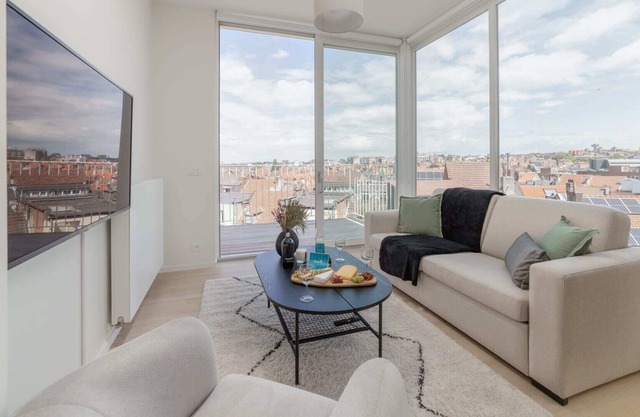 Beriot V - Two Bedroom Apartment, Sleeps 6