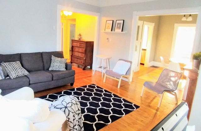 Beside The Tulip Tree - 3Bd Historic Home located in Waterfront District