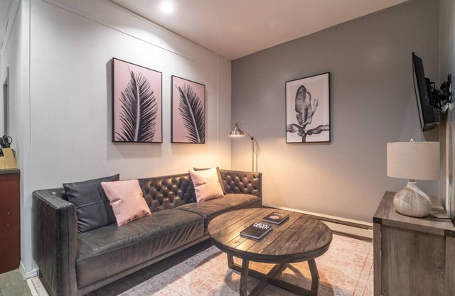 Best Location! 3BR Apartment Near Empire State!