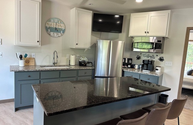 Best spot on Lake Holcombe - 7BR Lakefront Retreat - Sleeps 28