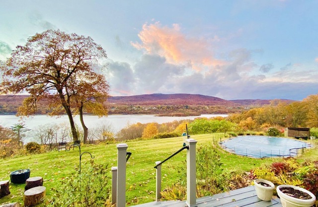 Best View! Hudson Valley Home with River & Mountain views near Cold Spring, NY.
