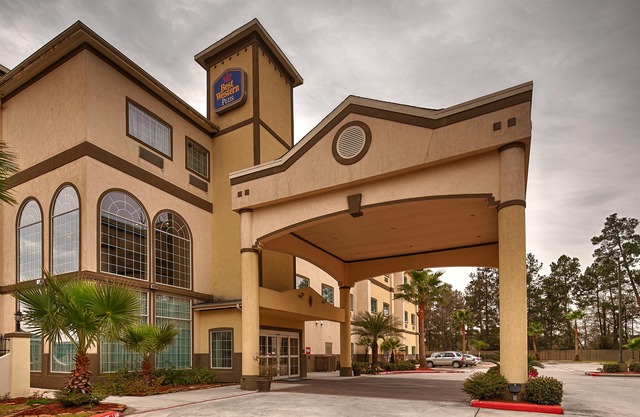Best Western Plus New Caney Inn & Suites