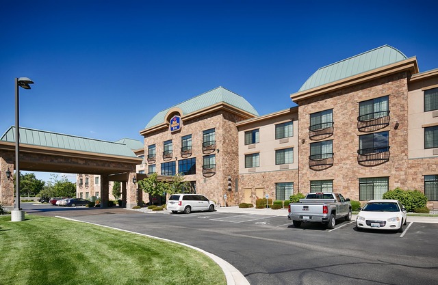 Best Western Premier Pasco Inn & Suites