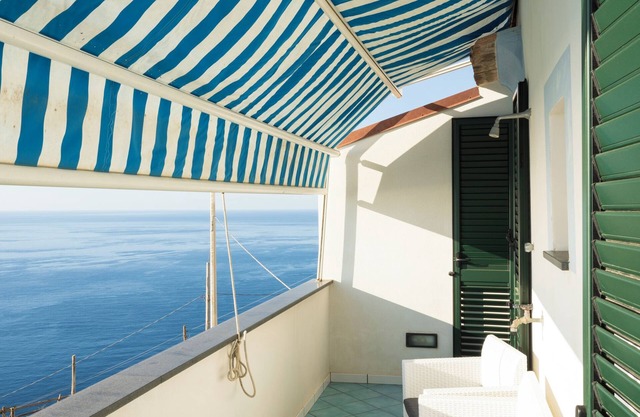 BETWEEN AMALFI & POSITANO, BIS SEA VIEW HOUSE, FREE WIFI, A/C, ONLY 12 STEPS