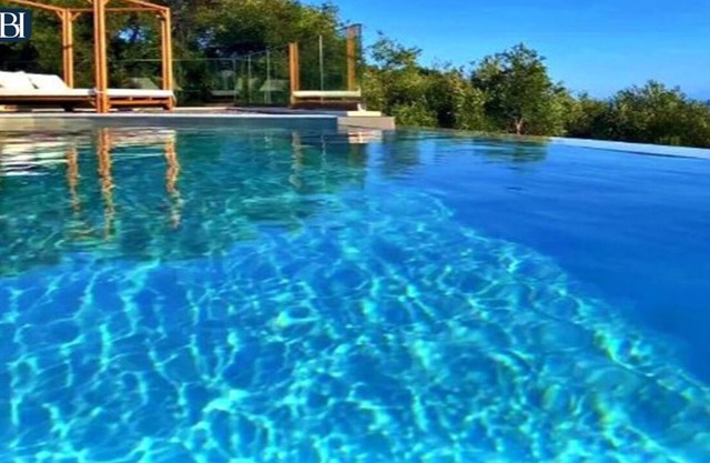 BH892 - C - Villa Parga