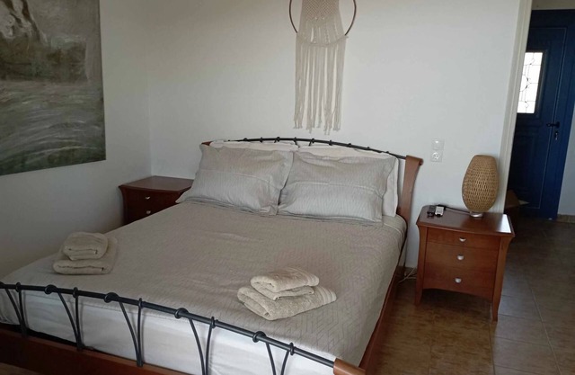 BH932 - C - Villa Kithnos