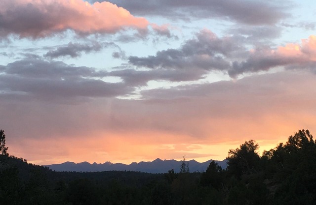Big Tiny Home w/Huge Deck w/amazing views of the Sangre Mountains (Off-Grid)