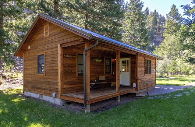 Bighorn Cabin #1 - Have breakfast with Bighorn Sheep!