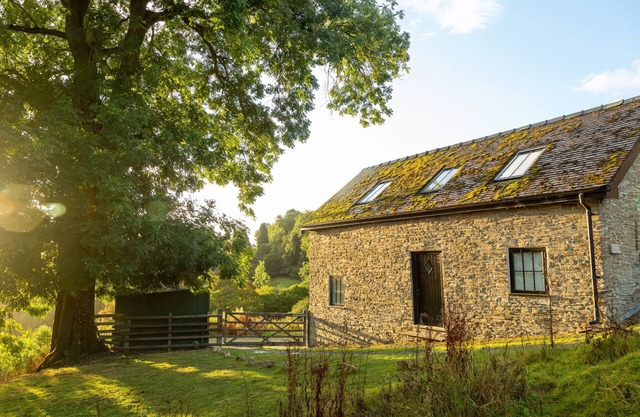 BISHOP'S CASTLE BARN, family friendly in Bishop's Castle
