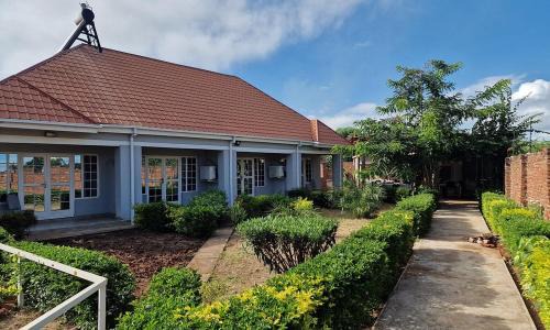 Blissful lily lodge