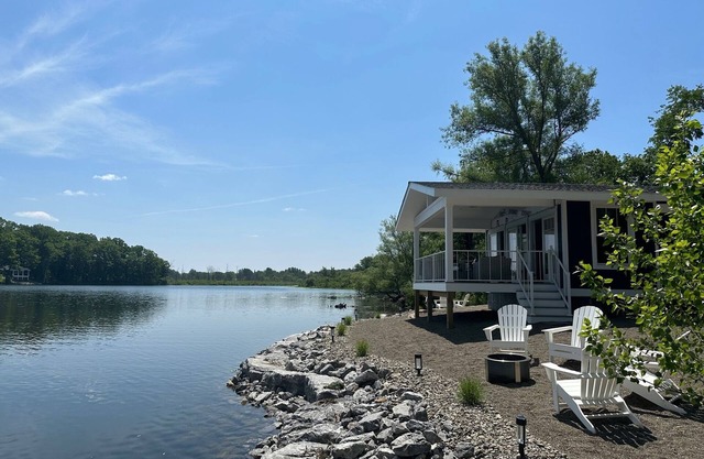 Blue Canoe-Upscale Lake Cottage-Chautauqua-Lilydale-Luxury on the Lake