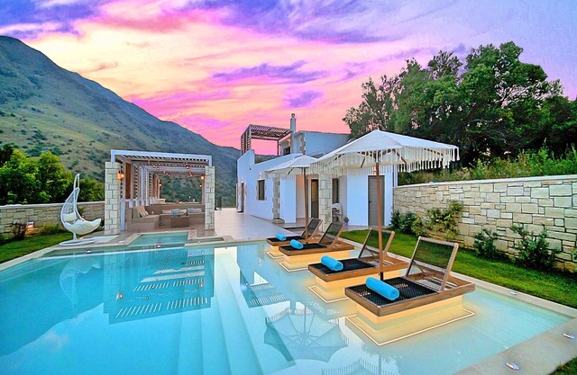 Blue Lake Villa Heated Pool