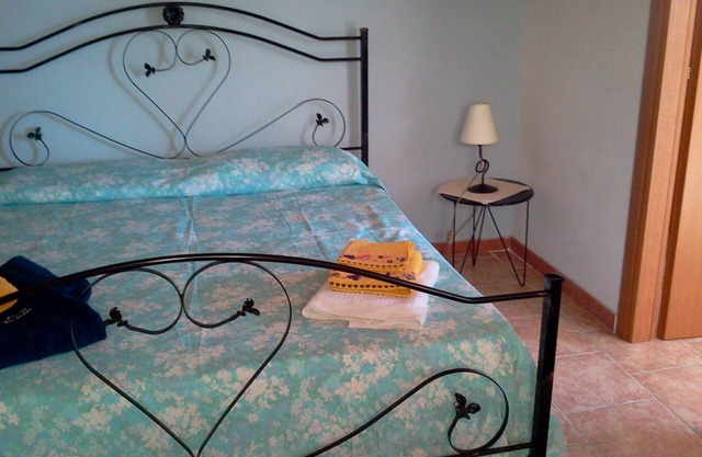 BLUE SEA to DONNALUCATA 2 MINUTES WALK FROM THE BEACH Penthouse with terrace