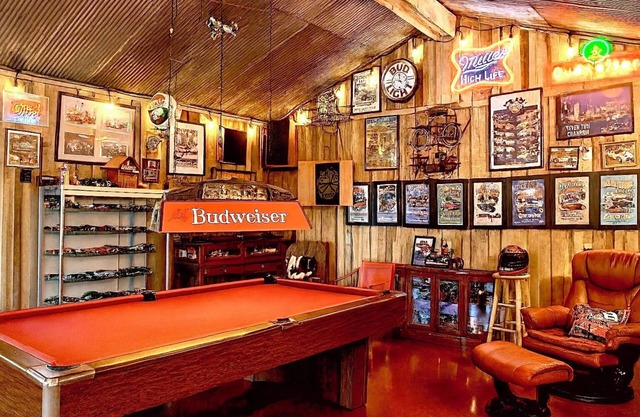 Blue Suede Stay - Elvis’s Escape