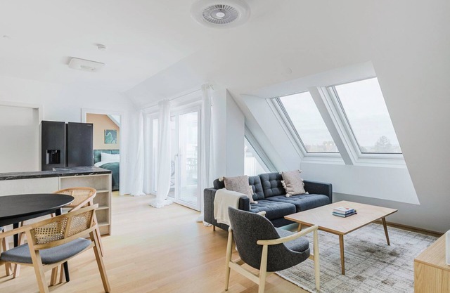 Blueground | Donaustadt, furnished & ready