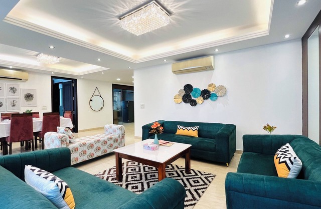 BluO 4BHK Safdarjung Enclave - Balcony, Lift