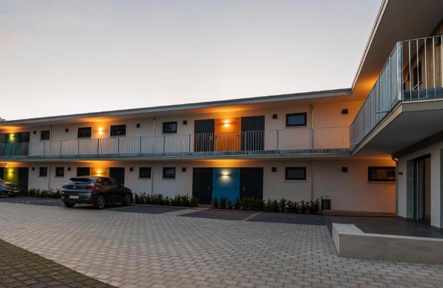Boarding & HOUSE T24
