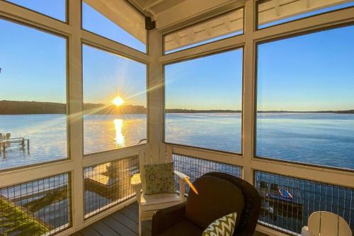 Boat Dock and Stunning Views Lake Martin Retreat!