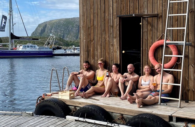 Boathouse Apartment With sea View, Floating Sauna and Floating Garden With bbq