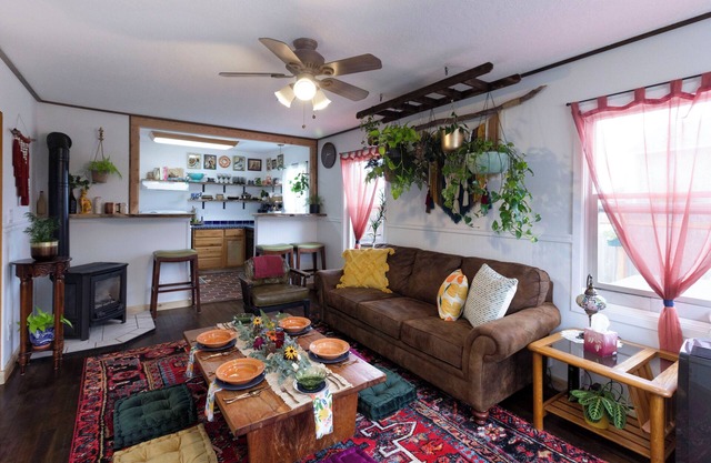 Boho Bungalow w/Hot Tub 4 Blocks From Downtown Silverton