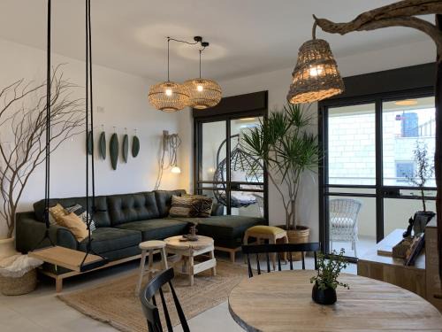 Boho Gem Near Talpiot Mkt by Sea N' Rent