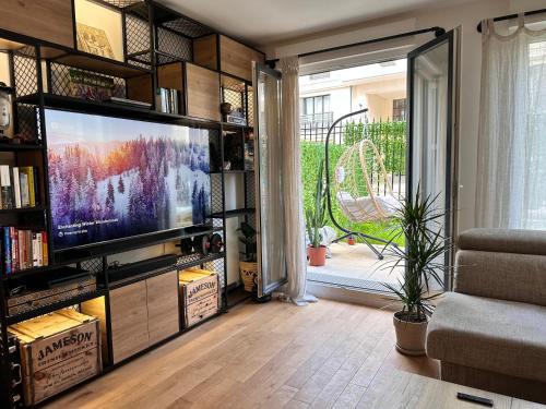 Boho style apartment - 8 mins from Paris Center - Garden and underground parking