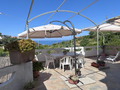 Bosa appartamento Bouganville con vista mare ampio terrazzo