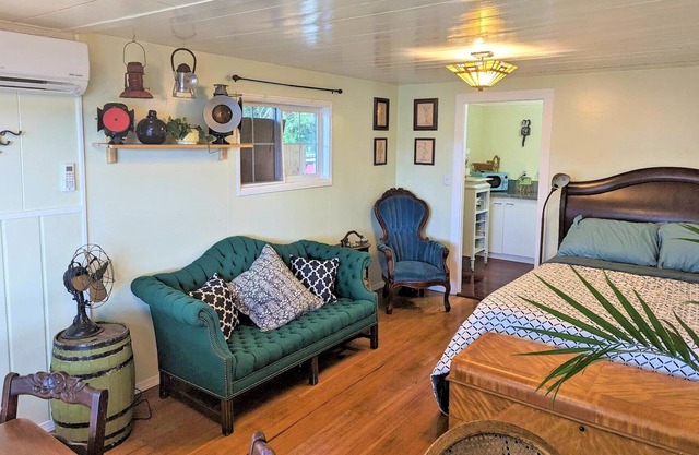 Brakeman's Bay - Luxury Studio Vacation Rental - Wheelchair Accessible