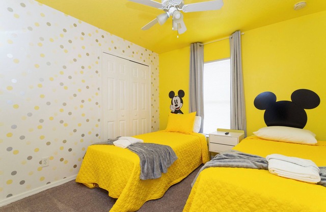 Brand New 4BR Home w/Mickey & Frozen Rooms – 10min to Disney!
