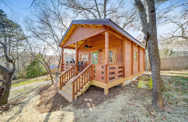 Brand new cozy cabin in the mountains. 2 bedrooms with an adorable loft.