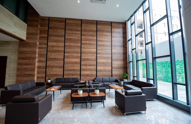 Brand New Executive Suite - Osu