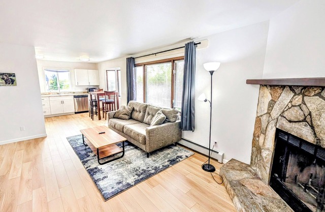 Brand New Large 2Bd/1Ba Apartment - Near Downtown, King Bed!