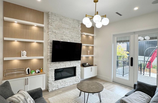 Brand New Luxurious White Rock 5BR 4BA Spacious Home
