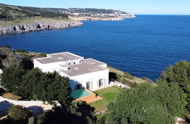 Breathtaking high end villa w/spectacular sea view