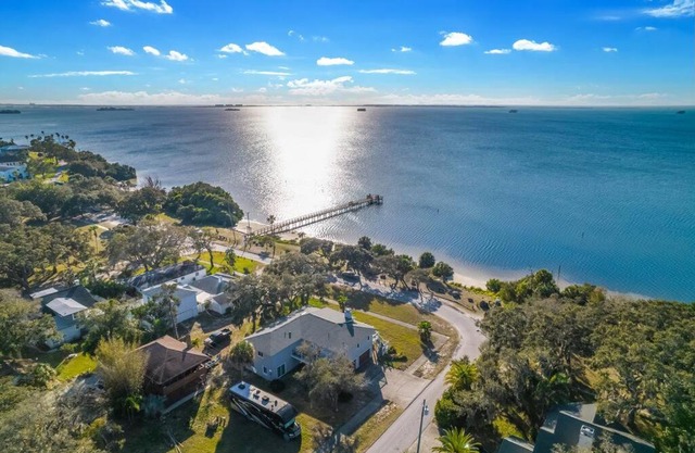 Breathtaking Waterfront Crystal Beach Getaway!