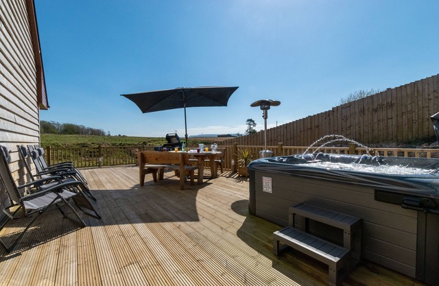 Breconview Lodge - Three Bedroom House, Sleeps 8