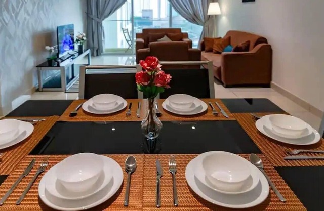 Bright 3BR KSL DEsplanade Residence, FREE Parking