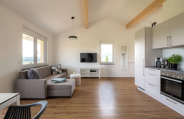 Bright 4-room apartment, 59 m² for up to 5 people