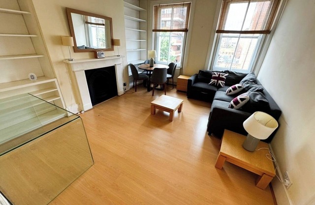 Bright and Comfortable Stockwell Flat Convenient Location